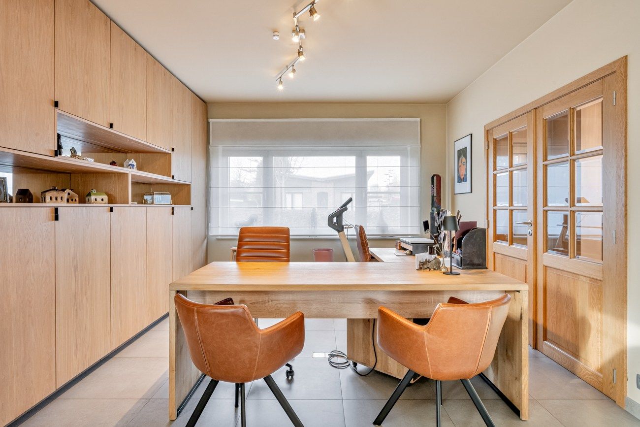 Instapklare open bebouwing met 4 slaapkamers en 2 badkamers foto 10