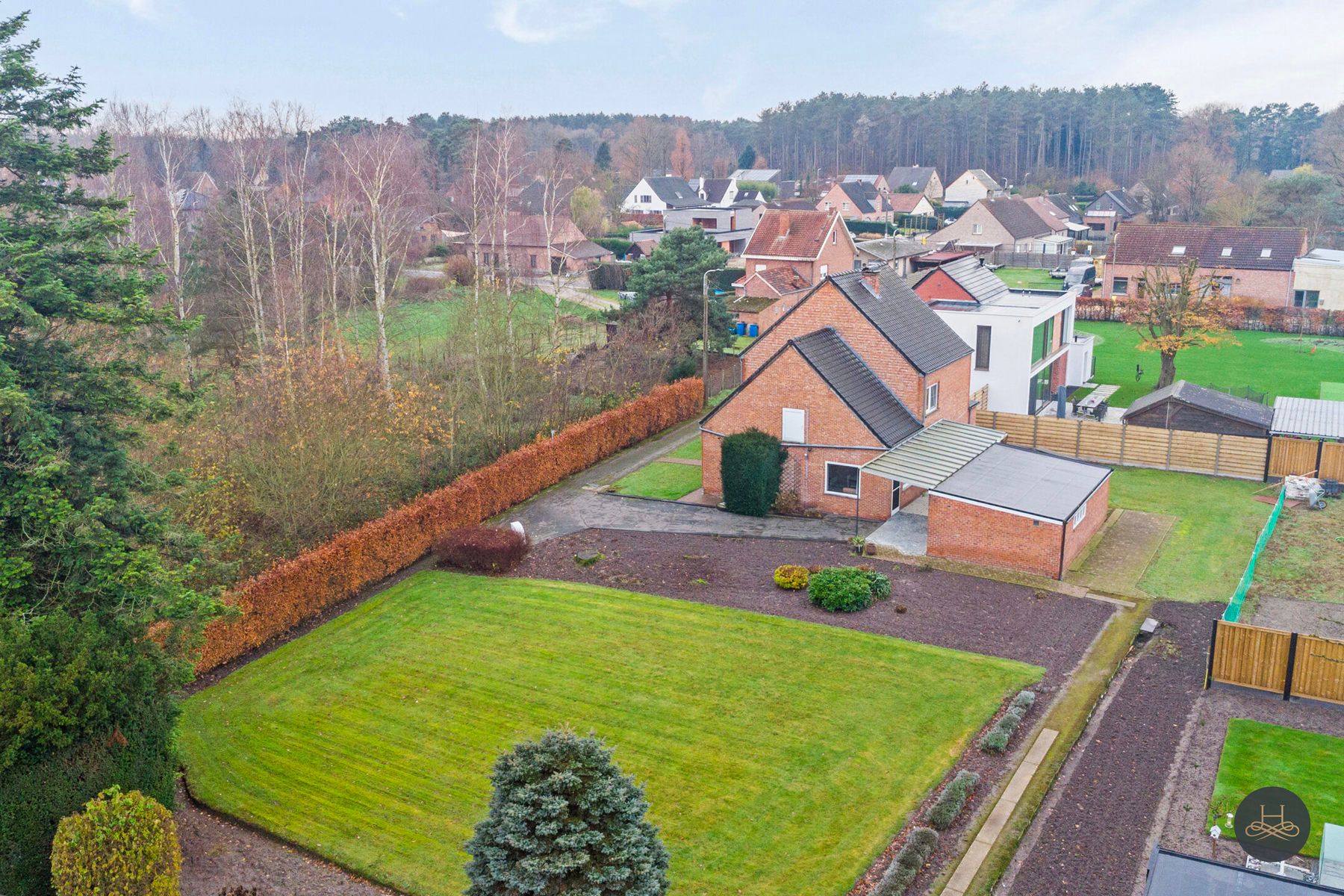 Charmante, te renoveren woning op prachtige locatie foto 26