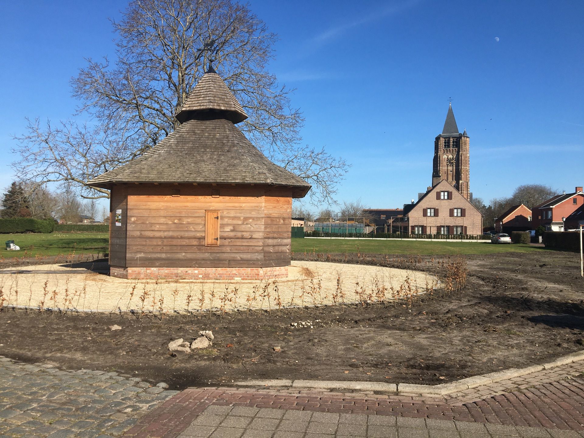 Bouwgrond op mooi perceel van 720 m² op het westen foto 9