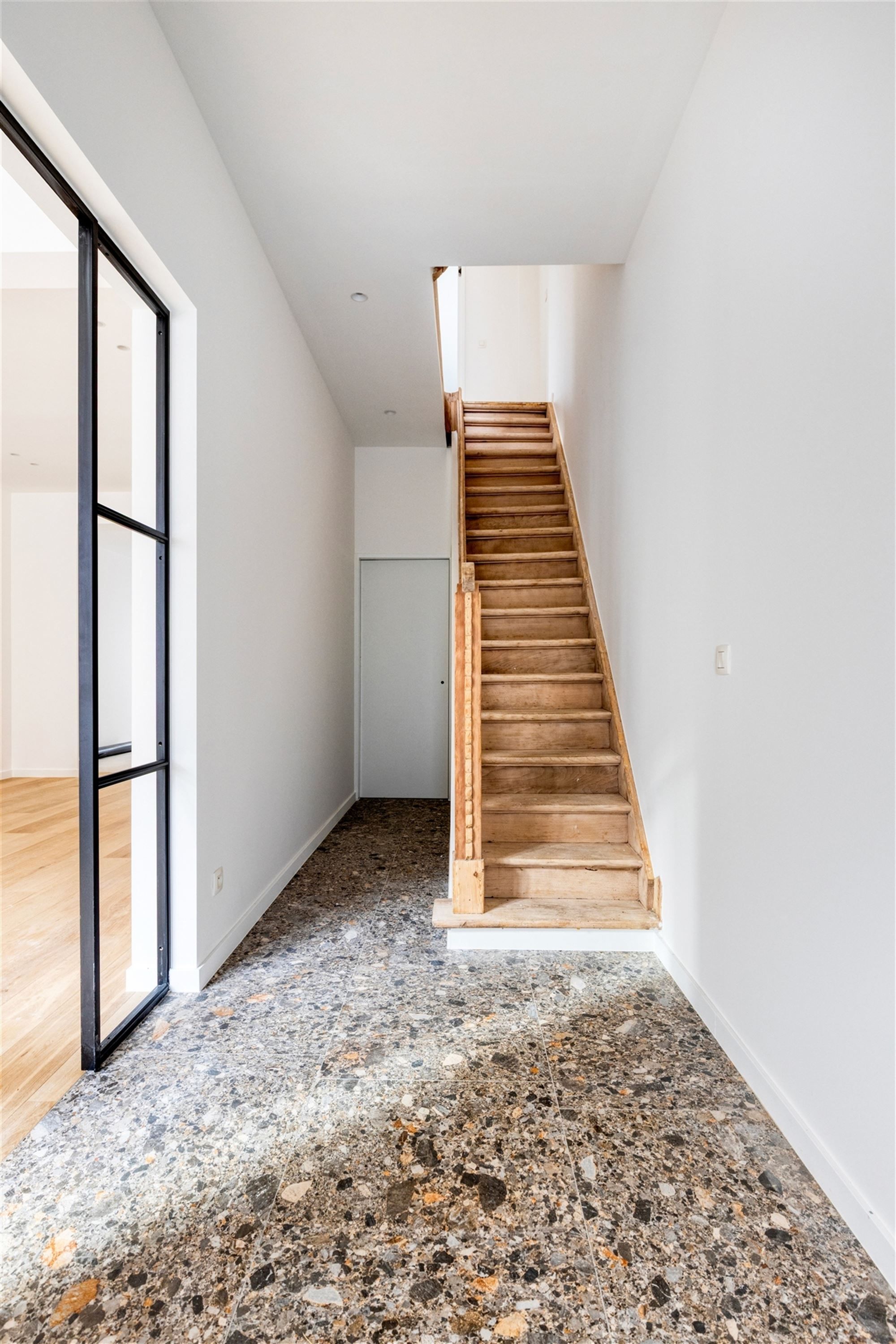 Prachtig gerenoveerd huis met tuin en 4 slaapkamers centrum Mortsel foto 11