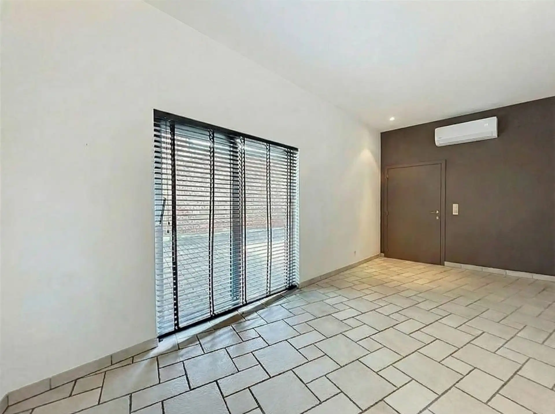 Half open bebouwing op perceel van 330m²  foto 6