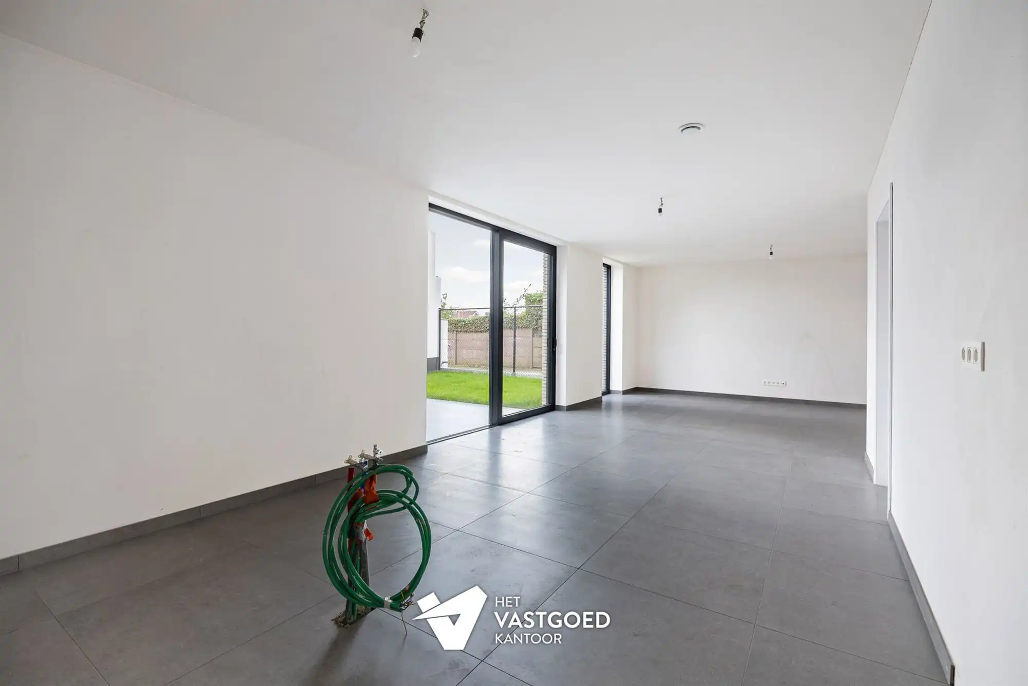 RUIM GELIJKVLOERS APPARTEMENT MET UITZONDERLIJKE BUITENRUIMTE foto 7