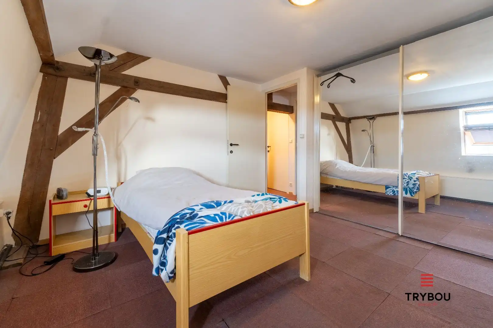 Te renoveren halfopen woning op ruim perceel van 1422m² in Brielen foto 10