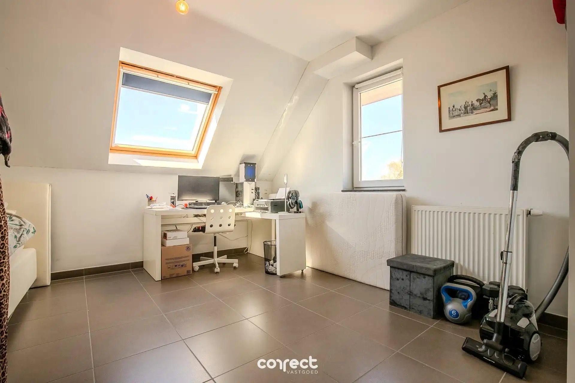 Half open bebouwing met 4 slaapkamers en tuin foto 6