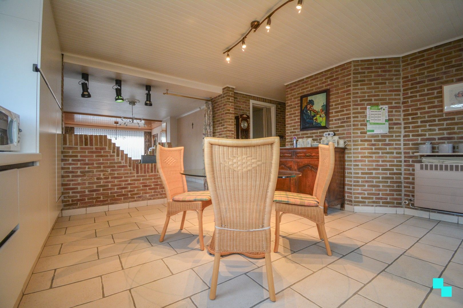 Verrassend ruime HOB met praktijk te Sint-Henricus foto 8