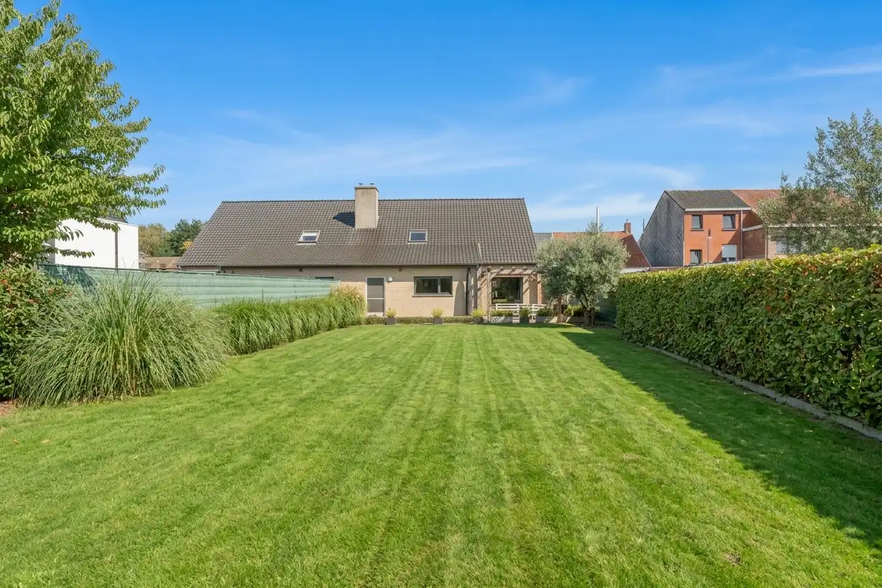 Instapklare gezinswoning op prachtig perceel van 800 m² foto 9