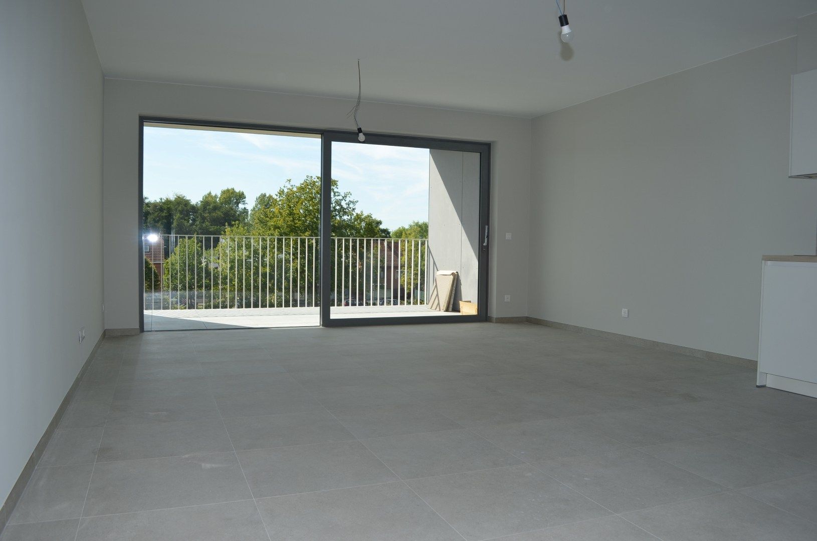 Wonen aan 't kanaal in een appartement met twee slaapkamers met ruim terras.  Lift aanwezig. foto 3