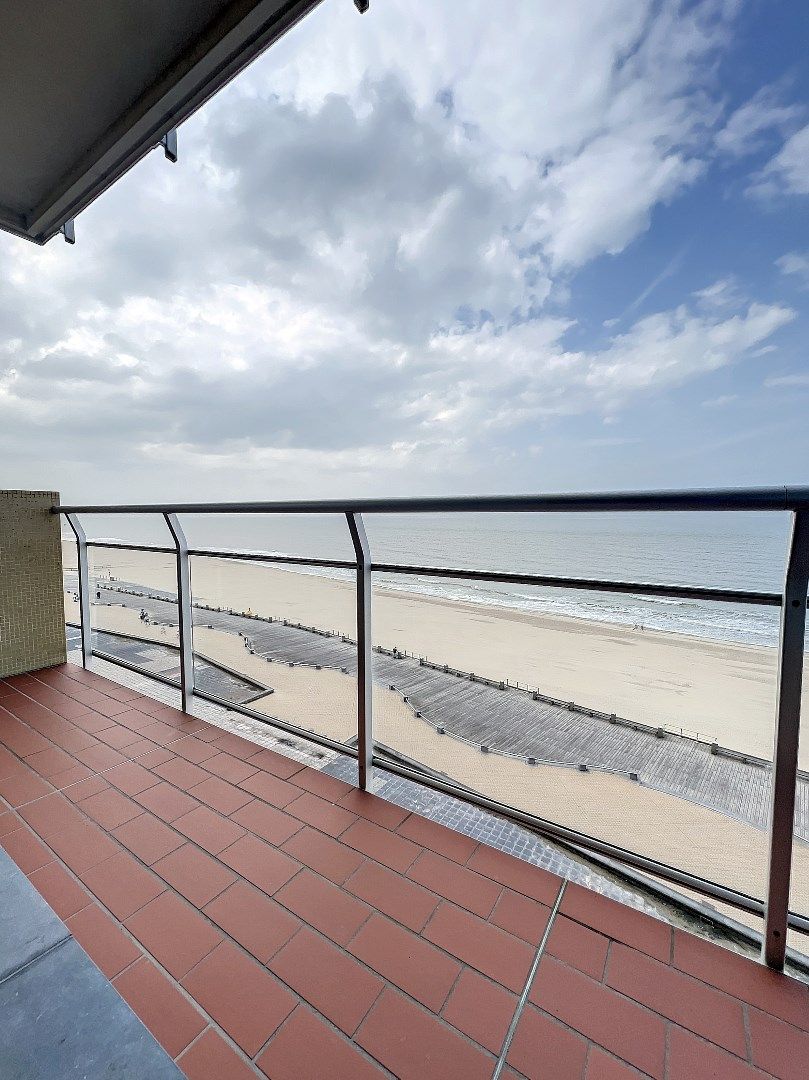 Schitterend vernieuwd 2 SLPK AP met zicht op zee foto 27
