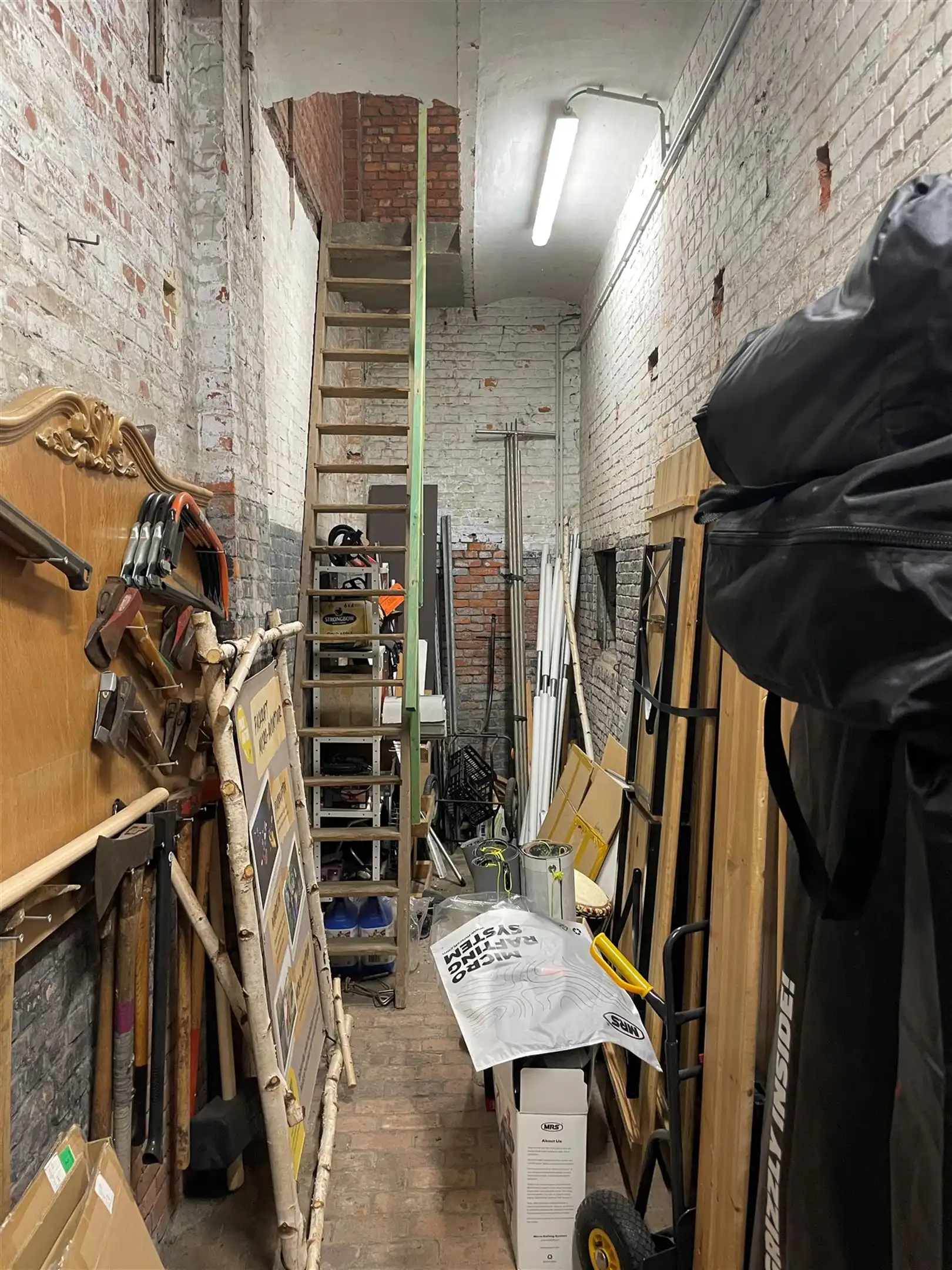 Magazijn in Ekerse dorpskern foto 5