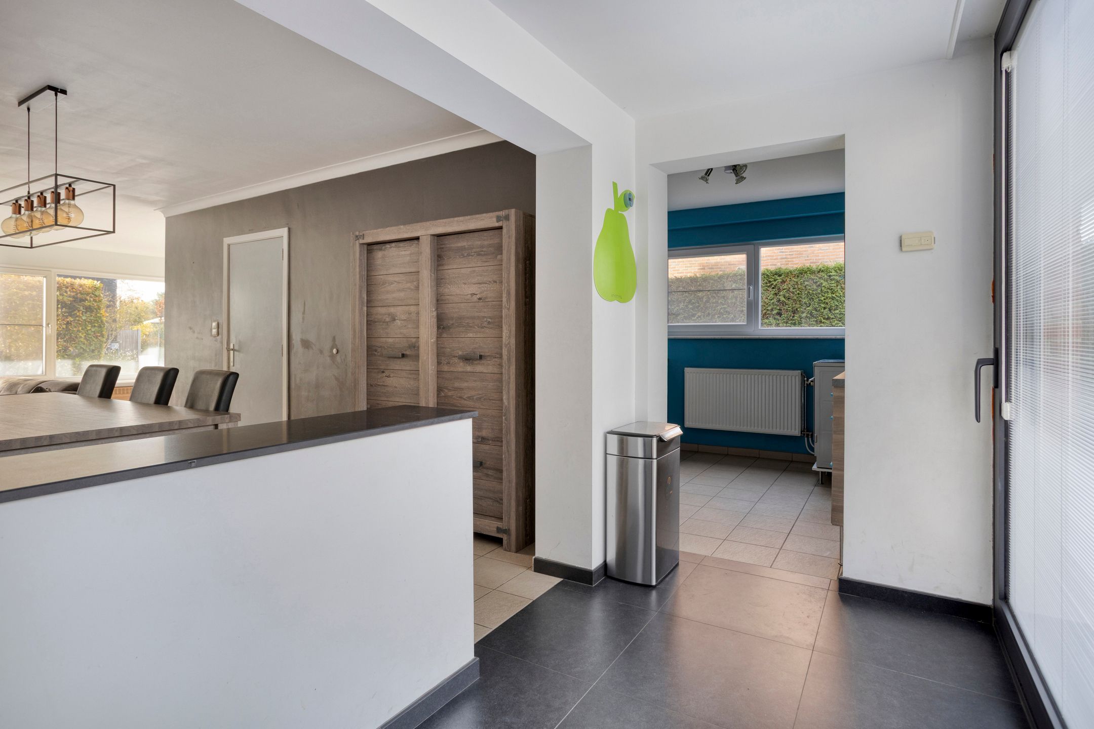 Halfopen bebouwing op uitstekende locatie foto 9