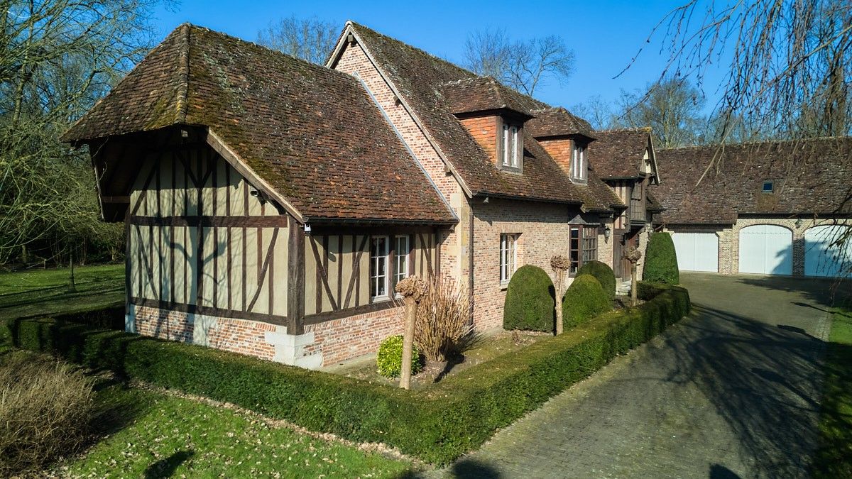 Exceptioneel landhuis in 'de Bommels' omringd door groen foto {{pictureIndex}}