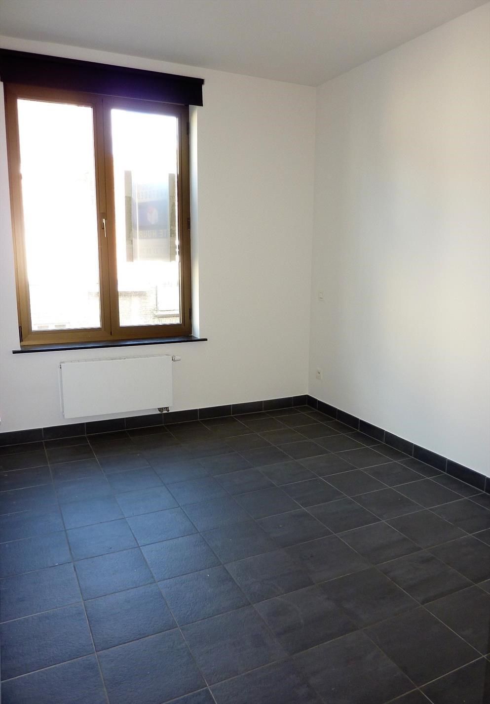 RUIM APPARTEMENT MET 3 SLAAPKAMERS EN RUIM TERRAS IN CENTRUM IEPER foto 8