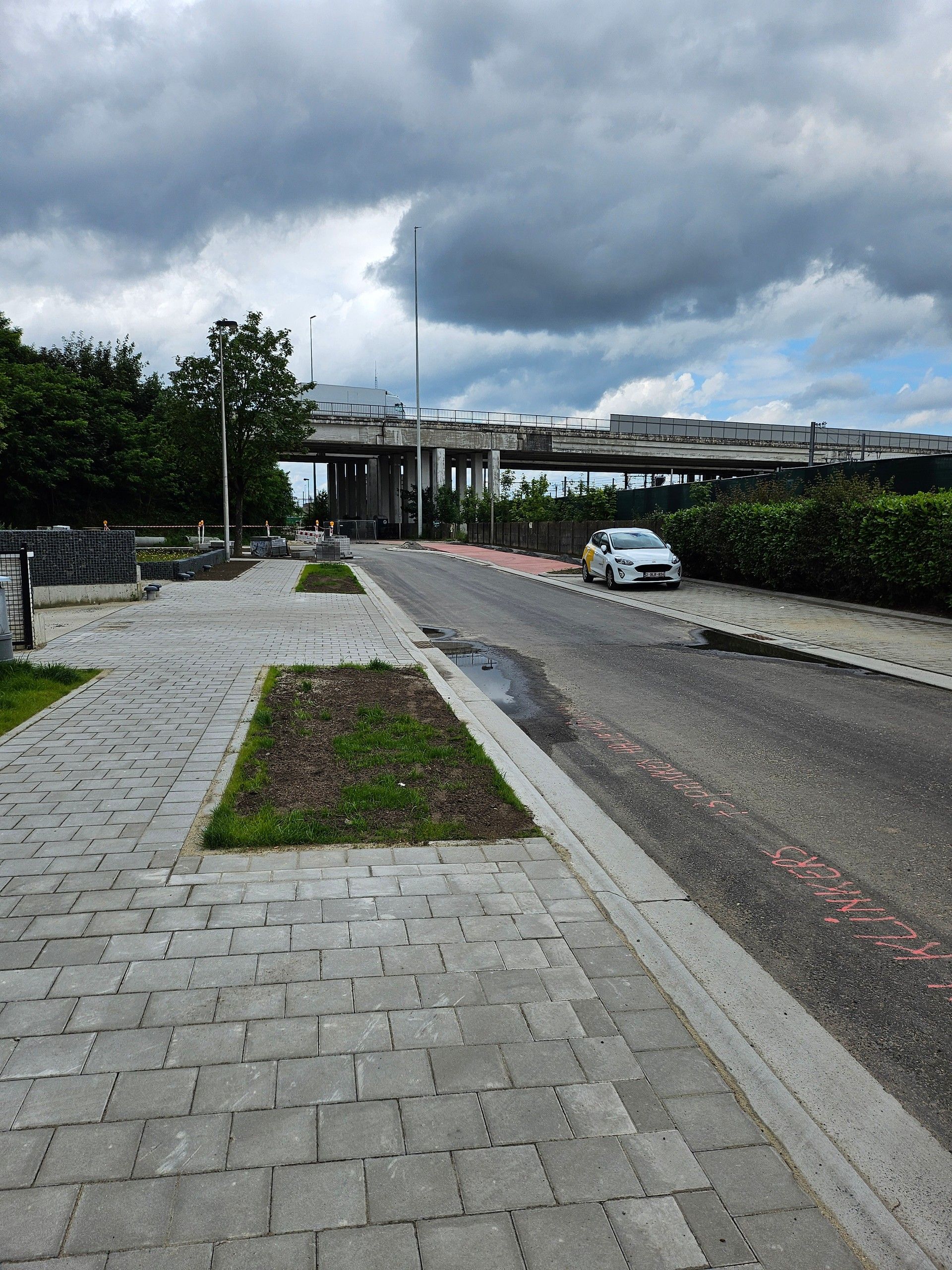 Ondergrondse autostandplaats in Res. Hasselt-West op de Hendrik van Veldekesingel. foto 6