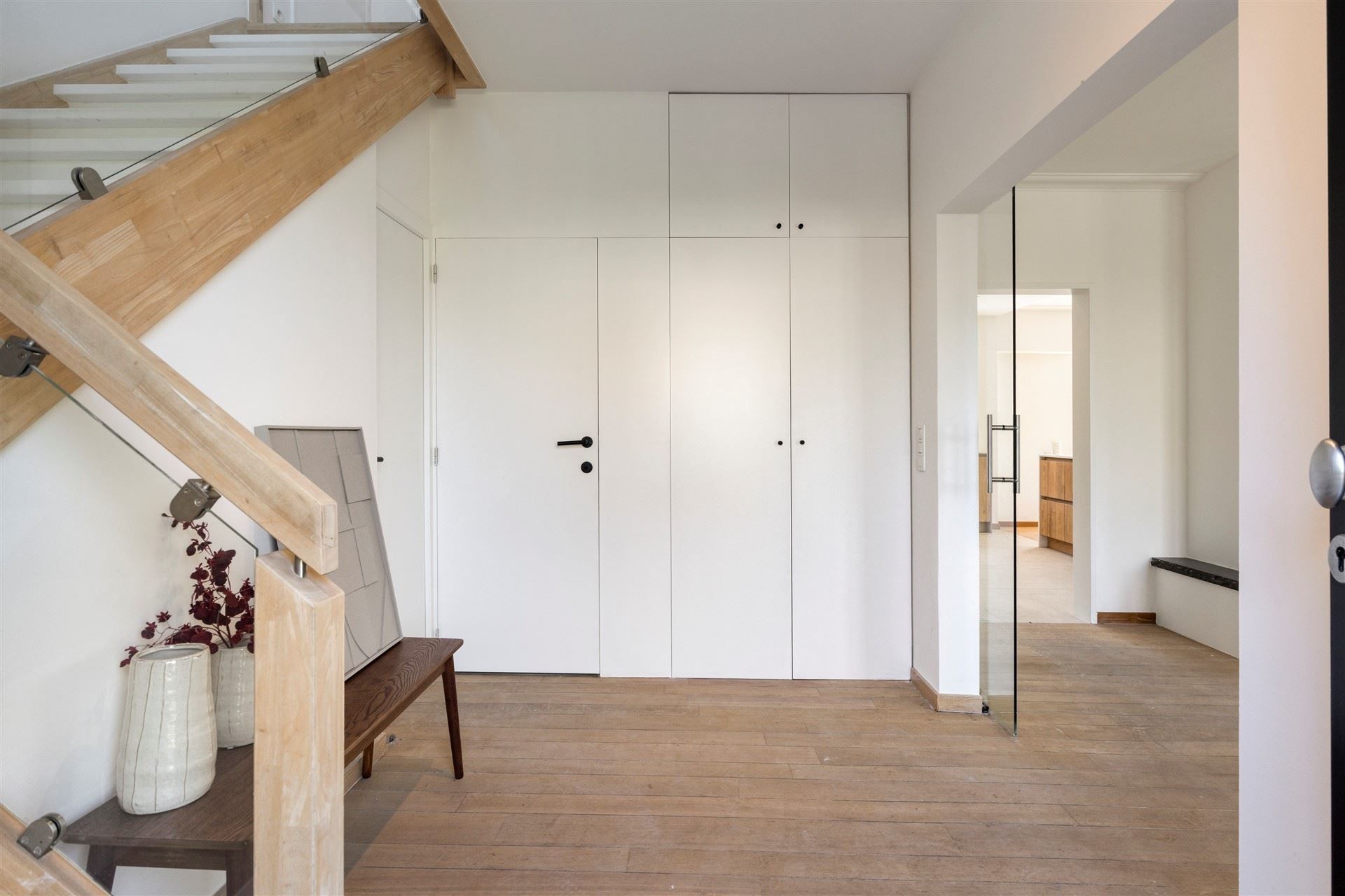 Top-notch gerenoveerde villa met 4 slaapkamers en 3 badkamers op 705m² met zuidtuin foto 2