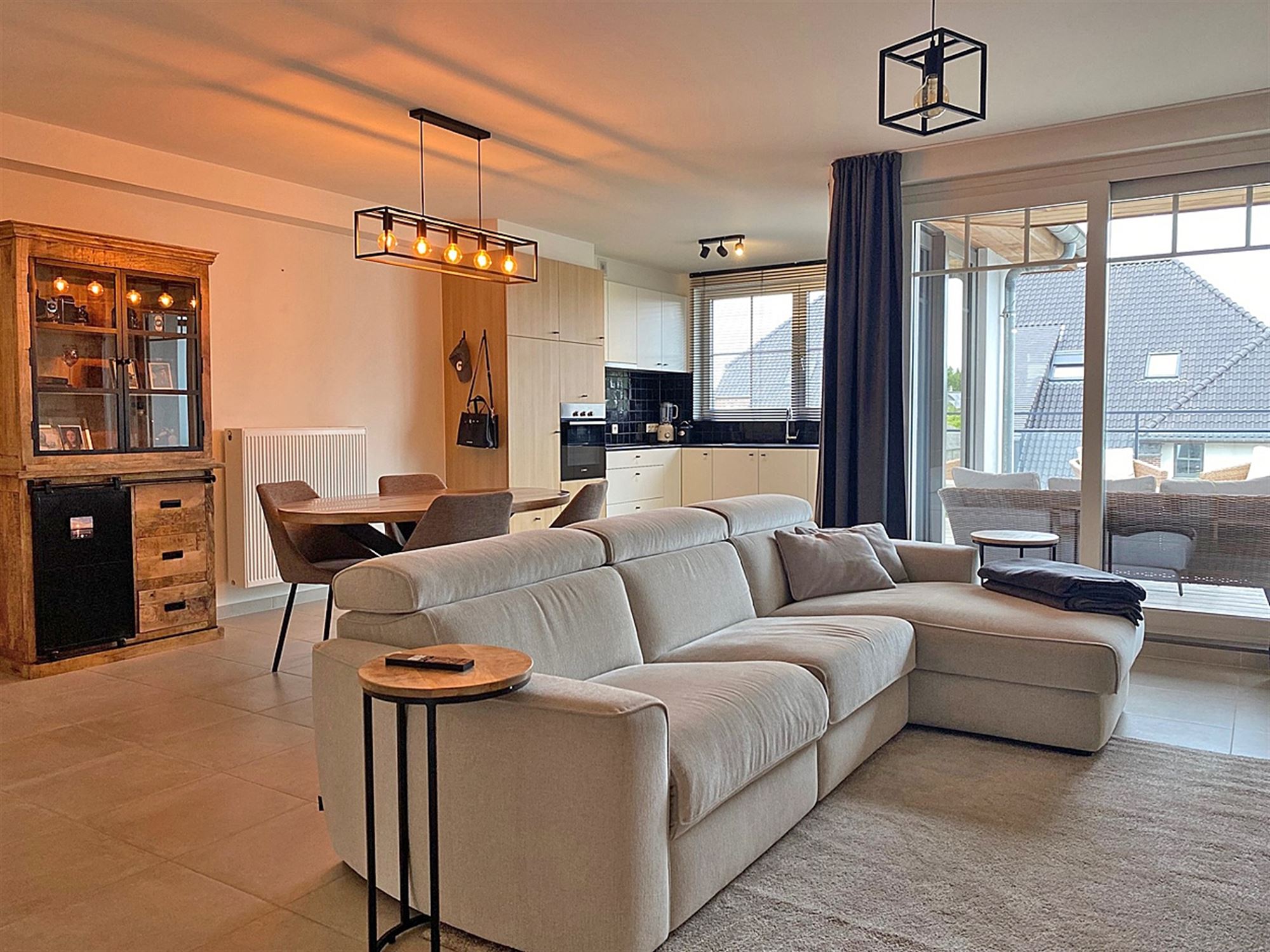 Instapklaar APPARTEMENT (duplex) met 3 slaapkamers, terras en garage foto {{pictureIndex}}