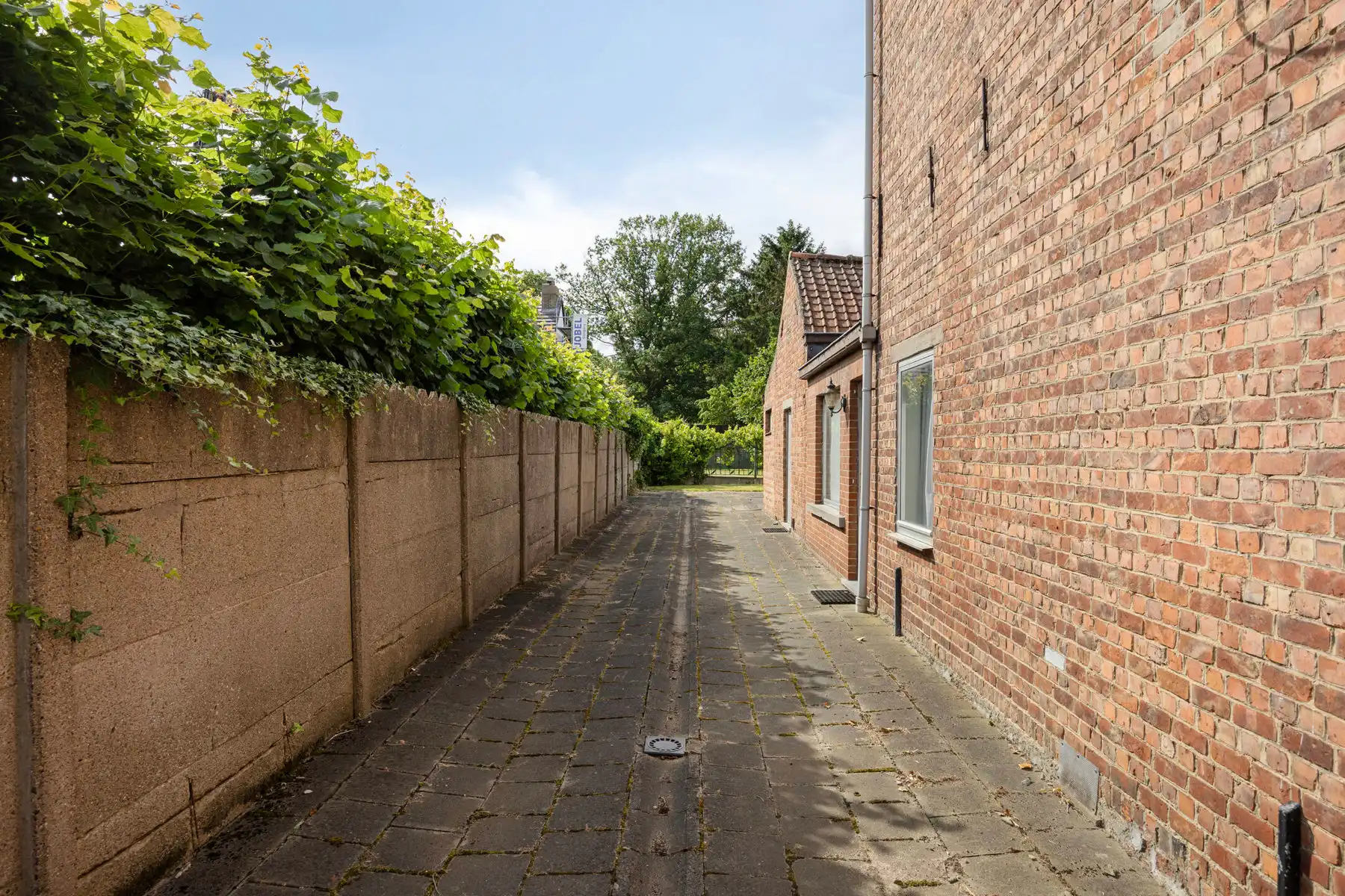 Gunstig gelegen op te knappen halfopen bebouwing foto 20