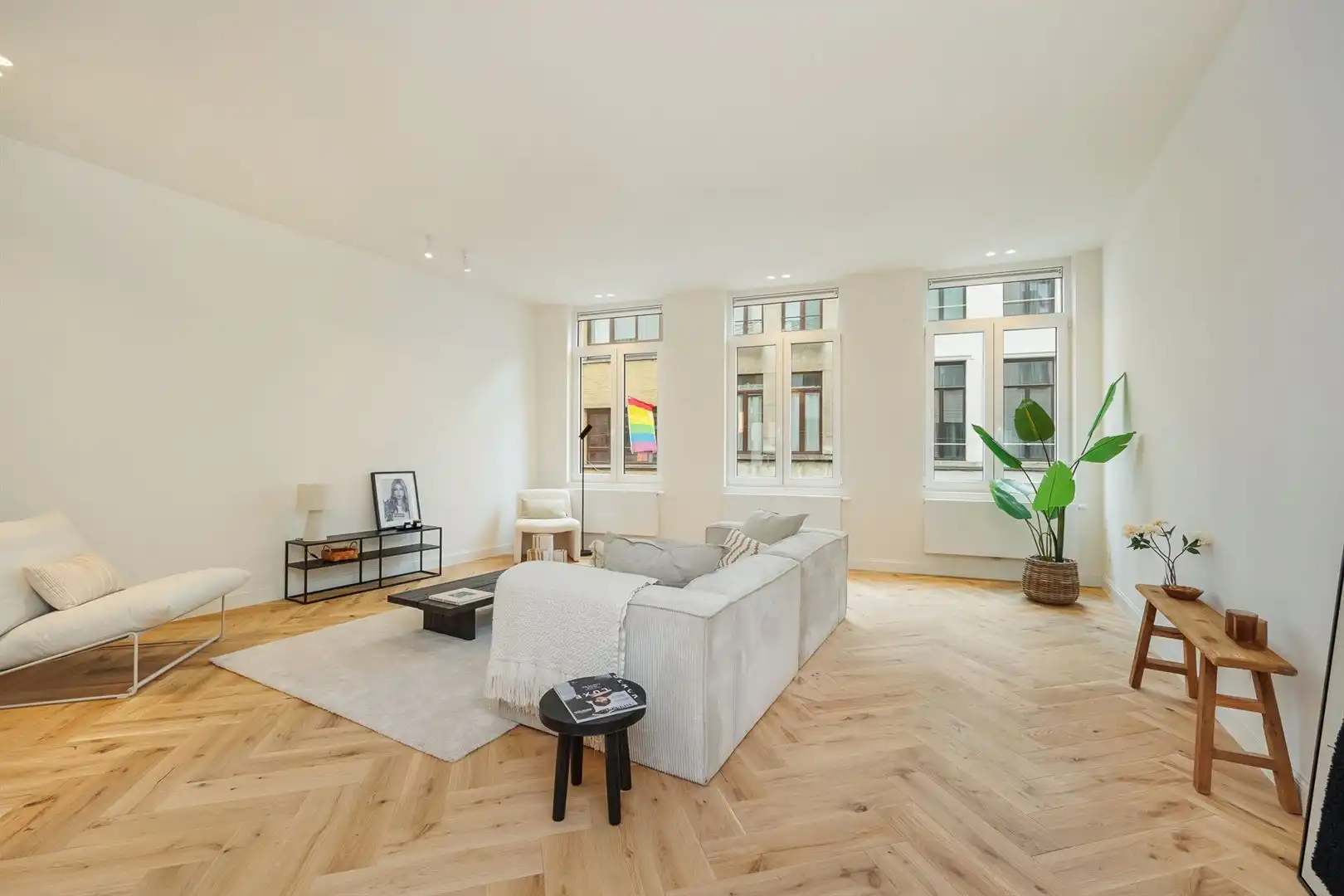 Gerenoveerd appartement met 3 slaapkamers & terras foto 3