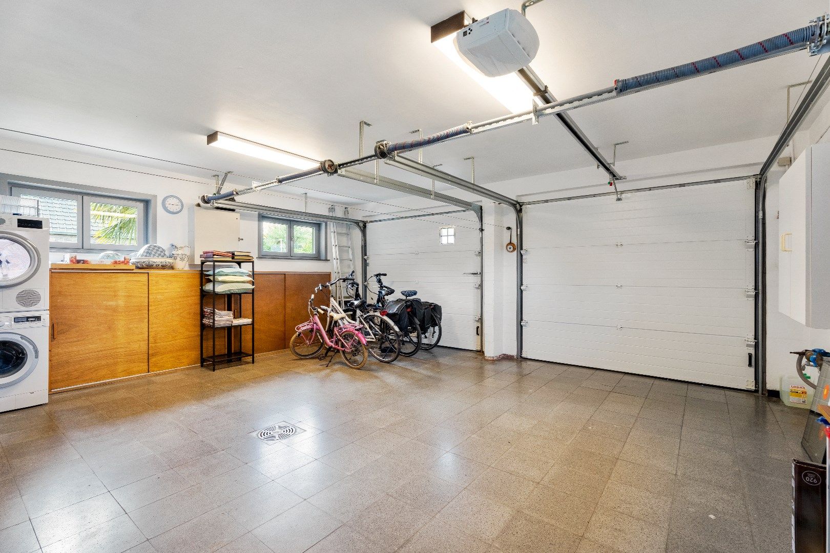 PRACHTIGE KWALITATIEVE VILLA IN RUSTIGE WOONWIJK OP 558 m² foto 15
