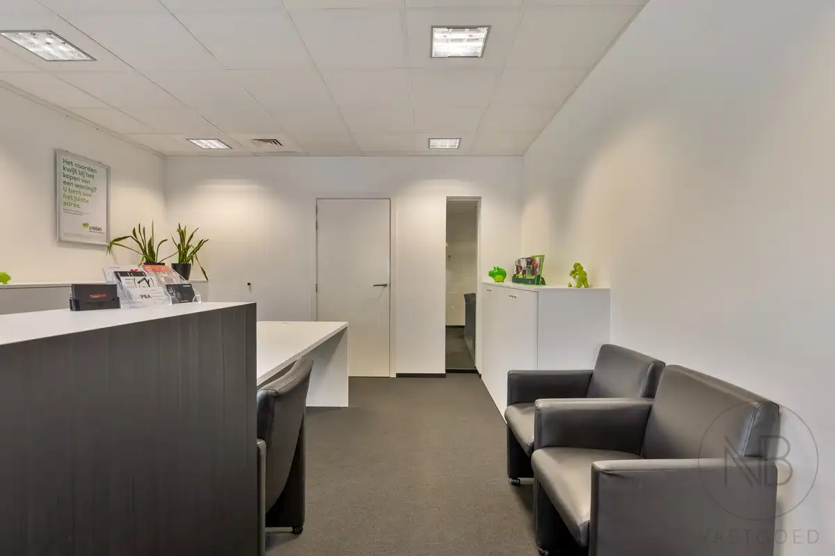 Instapklare en goed gelegen kantoorruimte foto 9