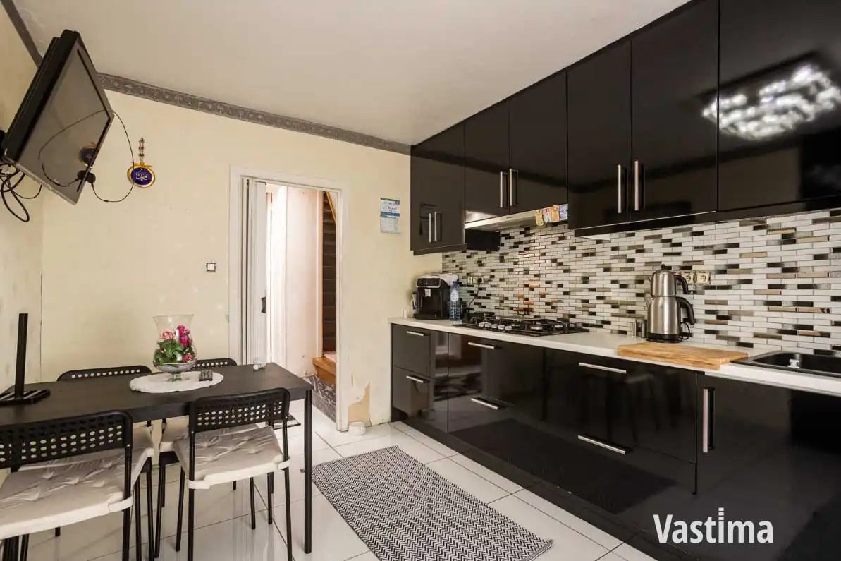 Gezinswoning met loods in Aalst – perfect voor wonen én werken foto 9