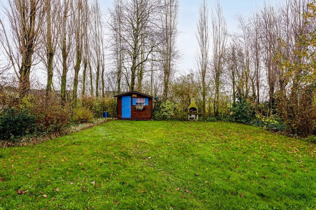 BEAUVOORDE: Charmant landhuis met alle comfort, 3 slaapkamers, garage met extra koterijen en een zalige tuin op 1.303m² grondoppervlakte. foto 23