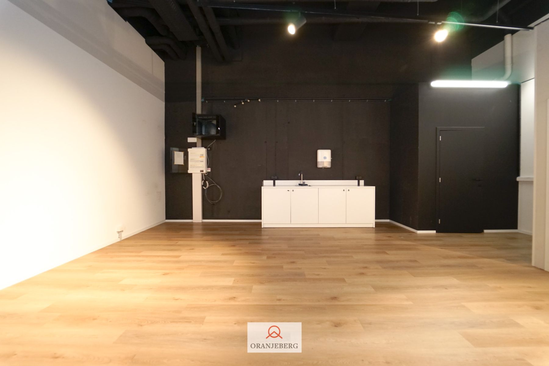 Stijlvol handelspand te huur omgeving Kouter foto 15