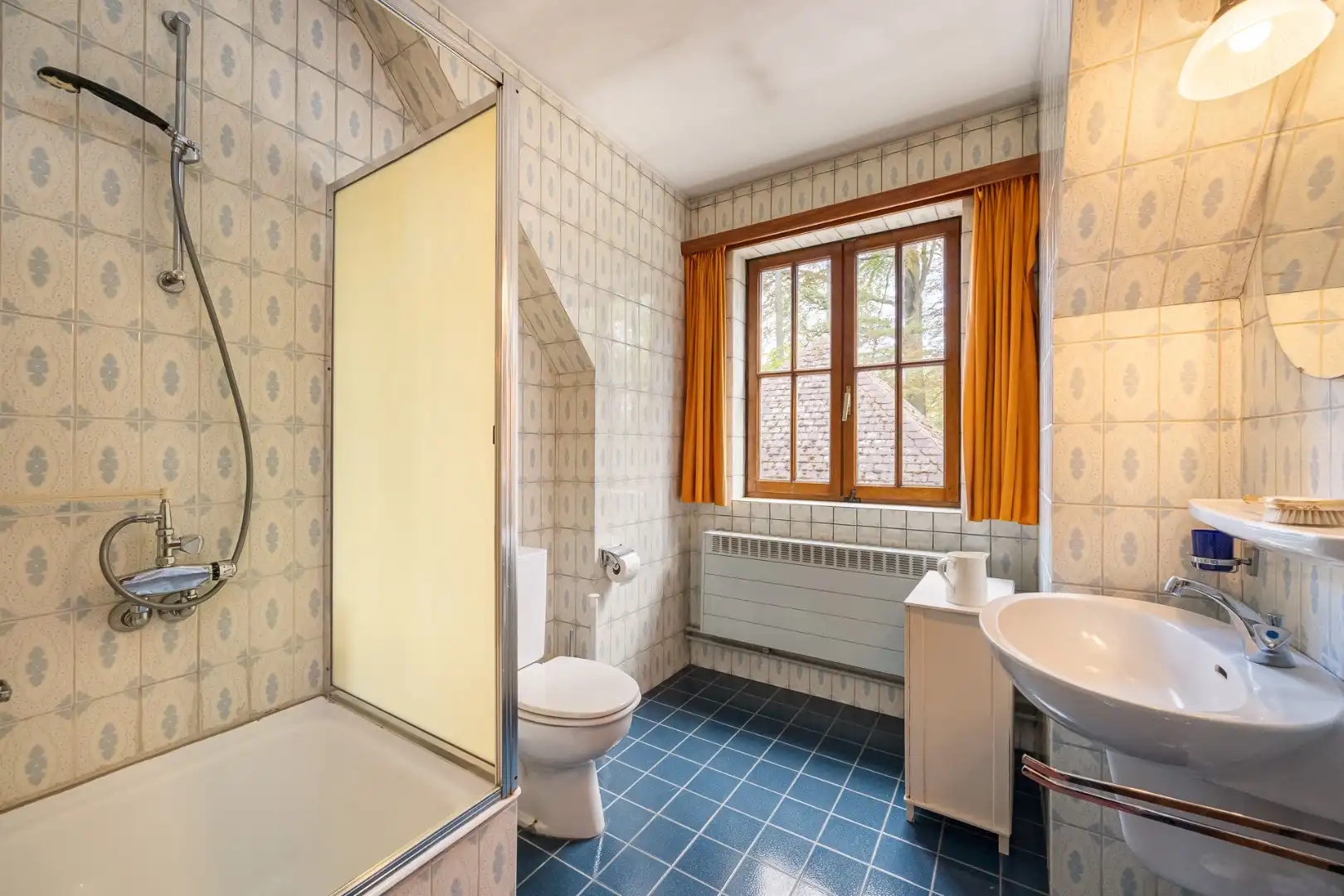 Villa met praktijkruimte en dubbele garage op riant perceel van 2.010 m² te Schoten foto 17