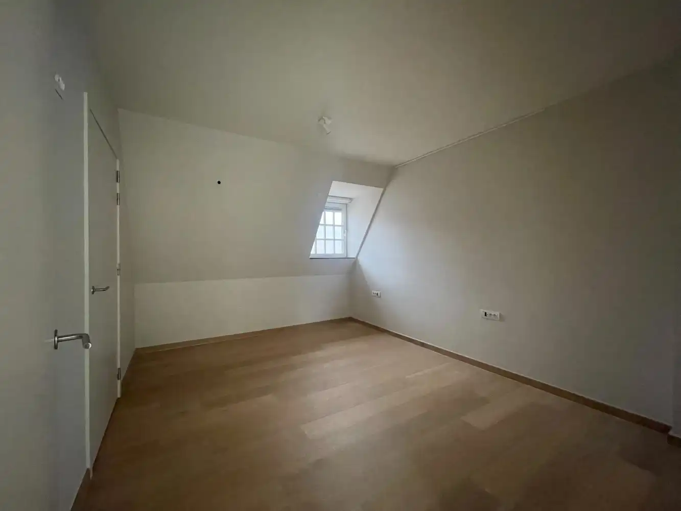 Gezellige assistentieflat met 1 slaapkamer en zicht op de tuin foto 7