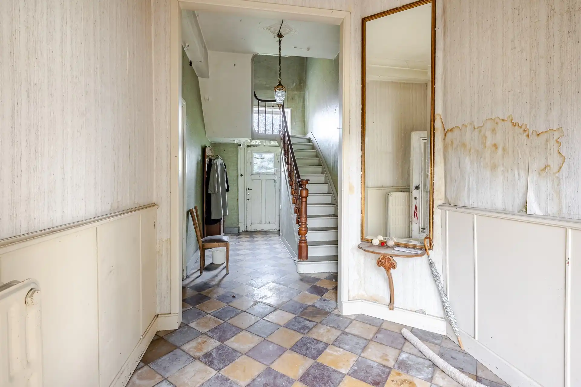 Uniek renovatieproject met authentieke ziel en ruime woonoppervlakte foto 8