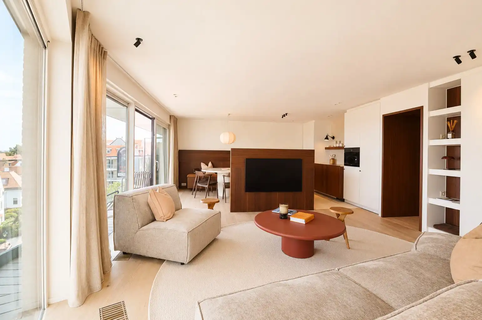 Prestigieus gerenoveerd appartement afgewerkt met hoogwaardige materialen gelegen nabij het Driehoeksplein. foto 6