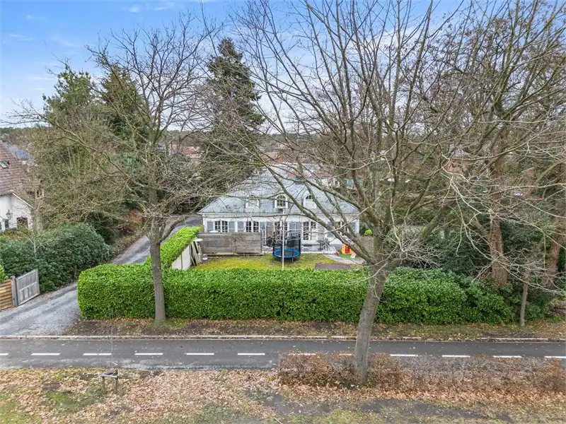 STATIGE WONING MET 4 SLKS OP EEN TOPLOCATIE foto 3