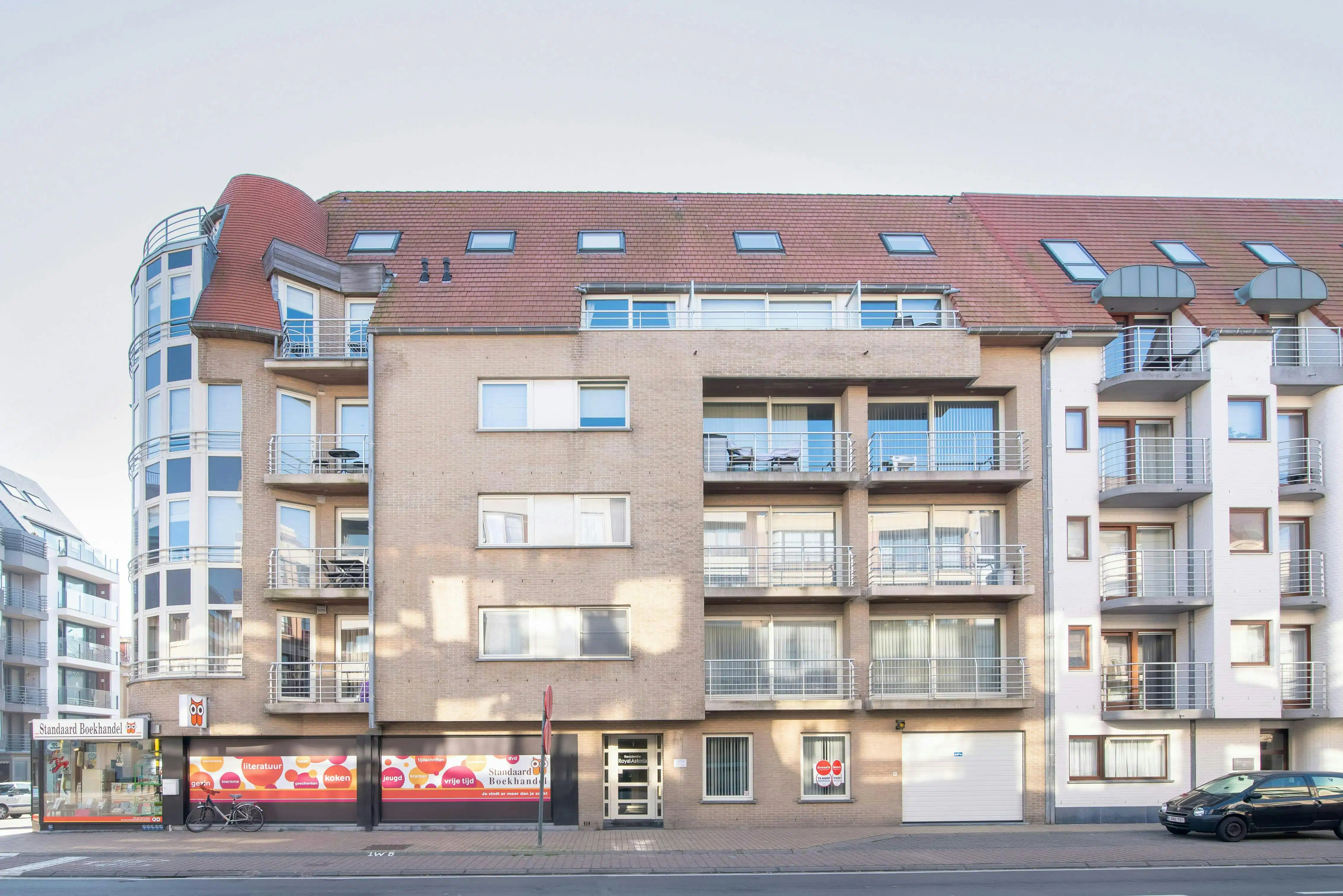 Centraal gelegen garagebox te koop !  foto 3