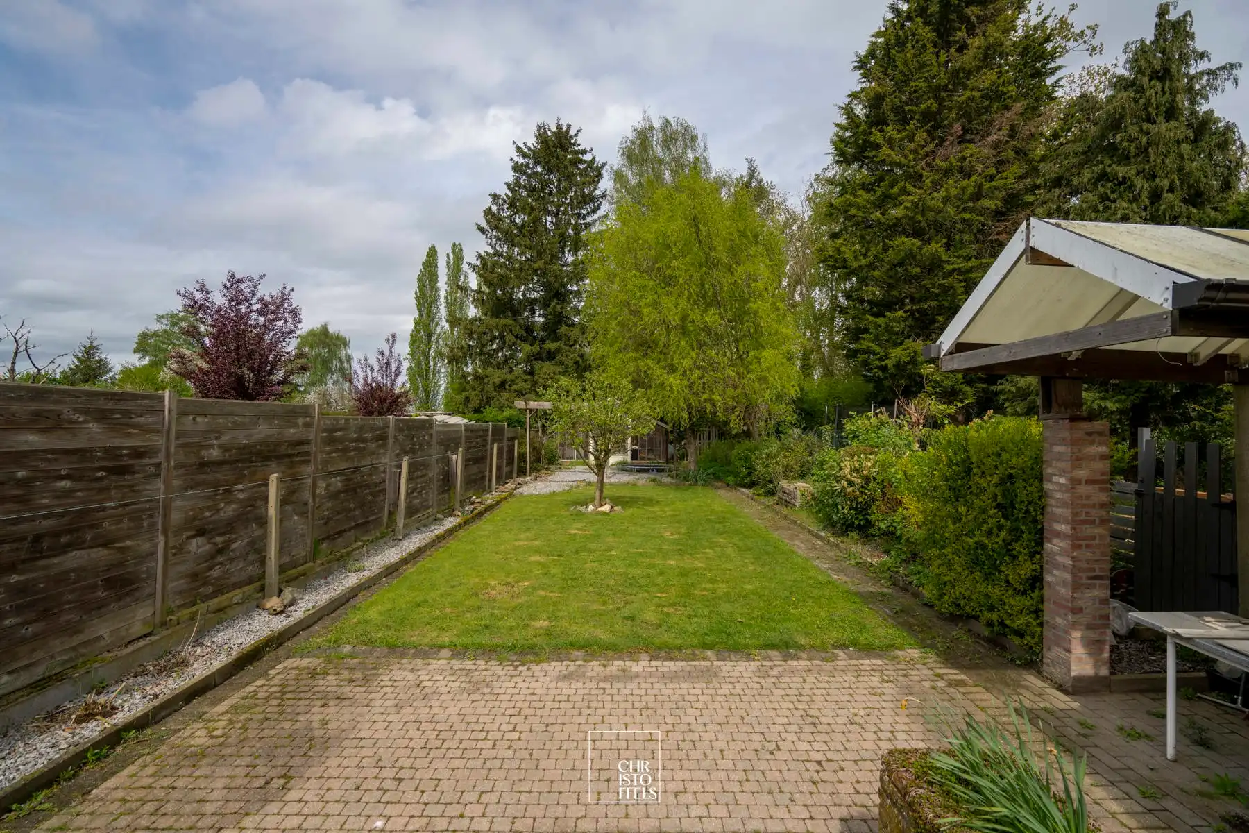 Ruime woning (199 m²) met tuin en tal van renovatiemogelijkheden! foto 18
