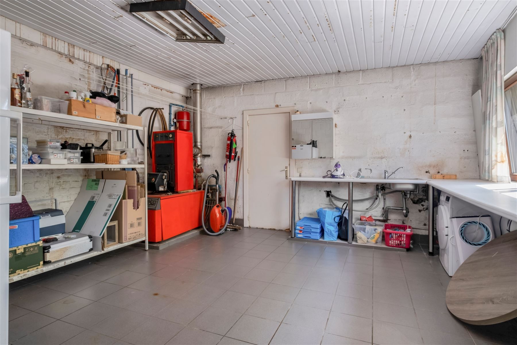 Ruime woning met praktijkruimte, magazijn  in het centrum foto 9