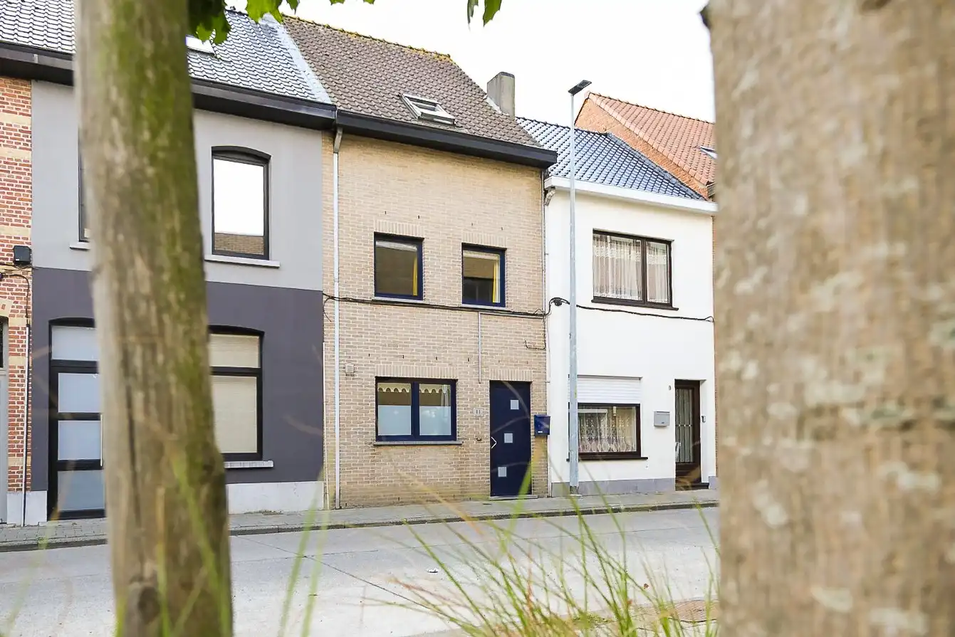 Instapklare woning met vier slaapkamers en tuin in het hart van de stad foto {{pictureIndex}}