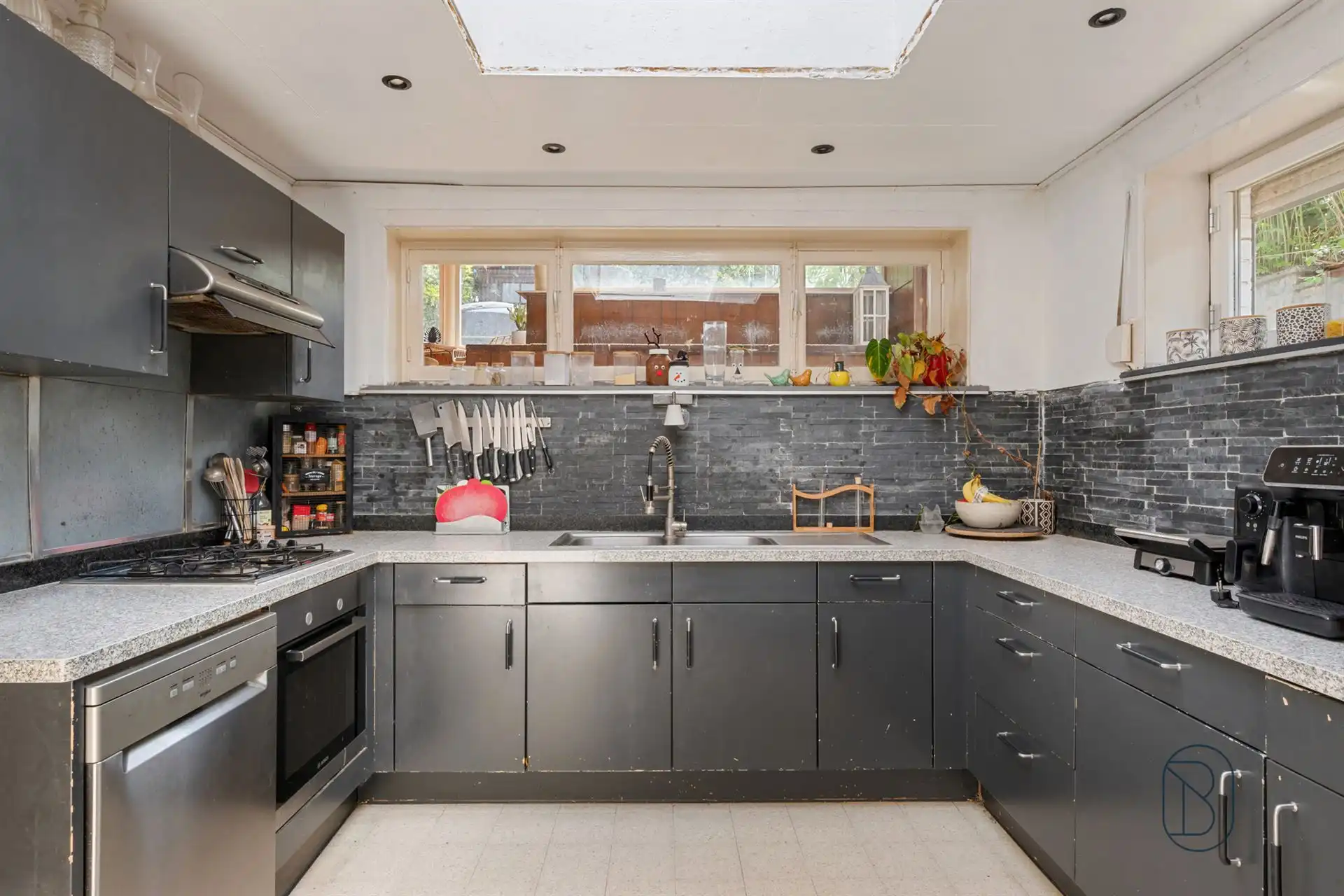Bel-etagewoning met 3 slpk, garage en tuin in Vloesberg foto 10