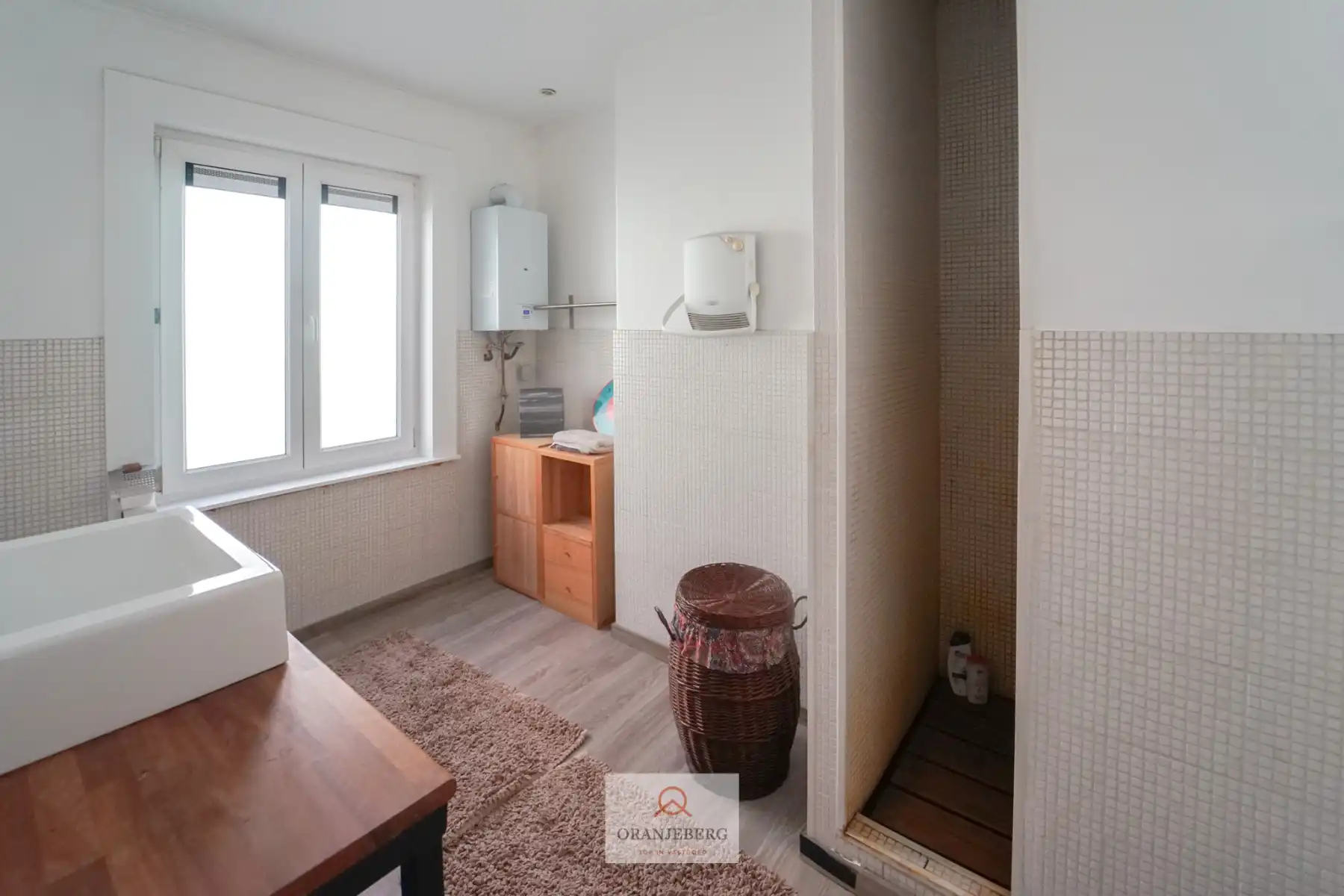 Instapklare rijwoning met 4 slaapkamers! foto 8