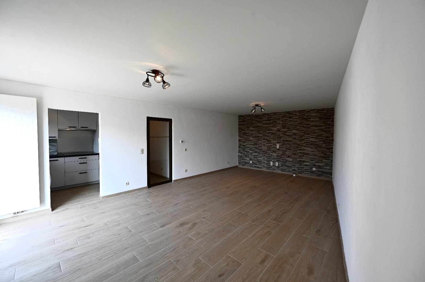 LICHTRIJK KNAP, GERENOVEERD APPARTEMENT foto 3