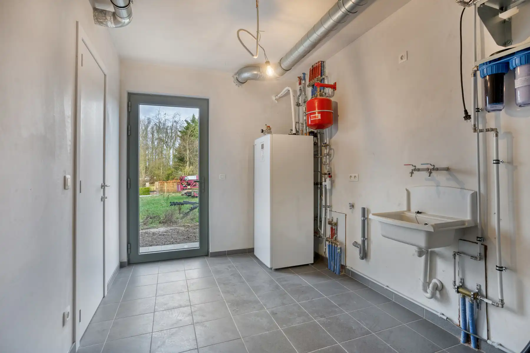 Afgewerkte nieuwbouwwoning met 4 slaapkamers foto 11