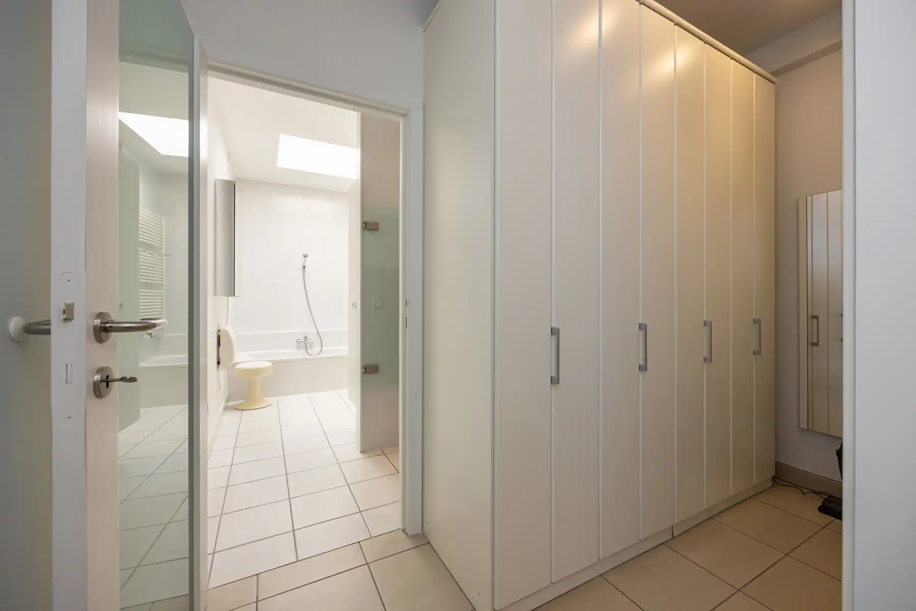 Ruim dakappartement met 2 slaapkamers en terras van ca. 155m². foto 11