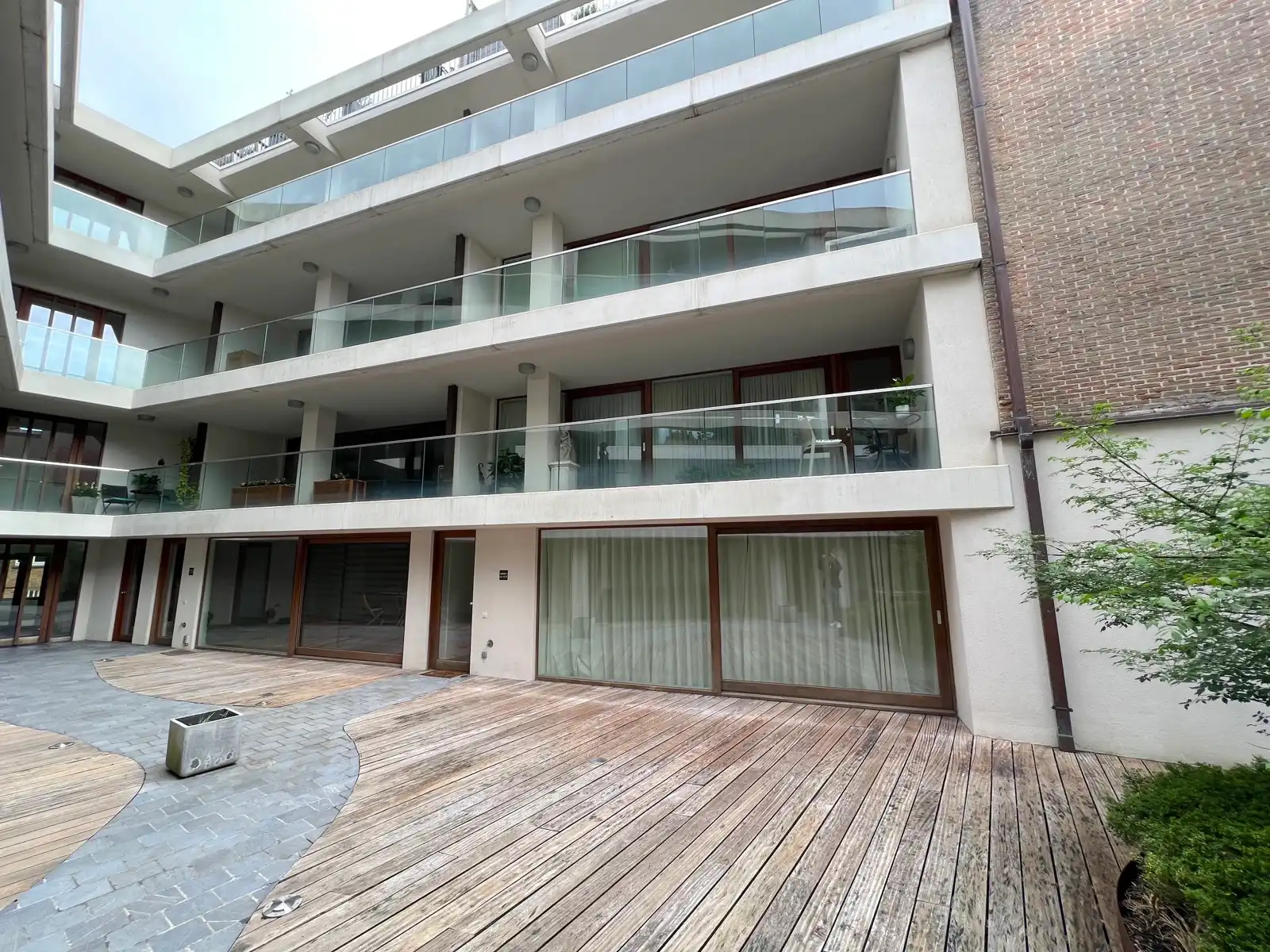 Modern appartement met 2 slpks, terras en autostaanplaats foto 18
