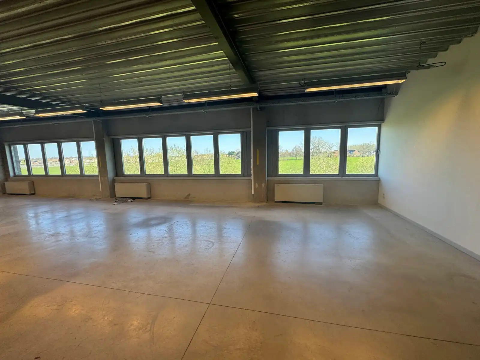 Kantoren / Multifunctionele Ruimte te Huur foto 2