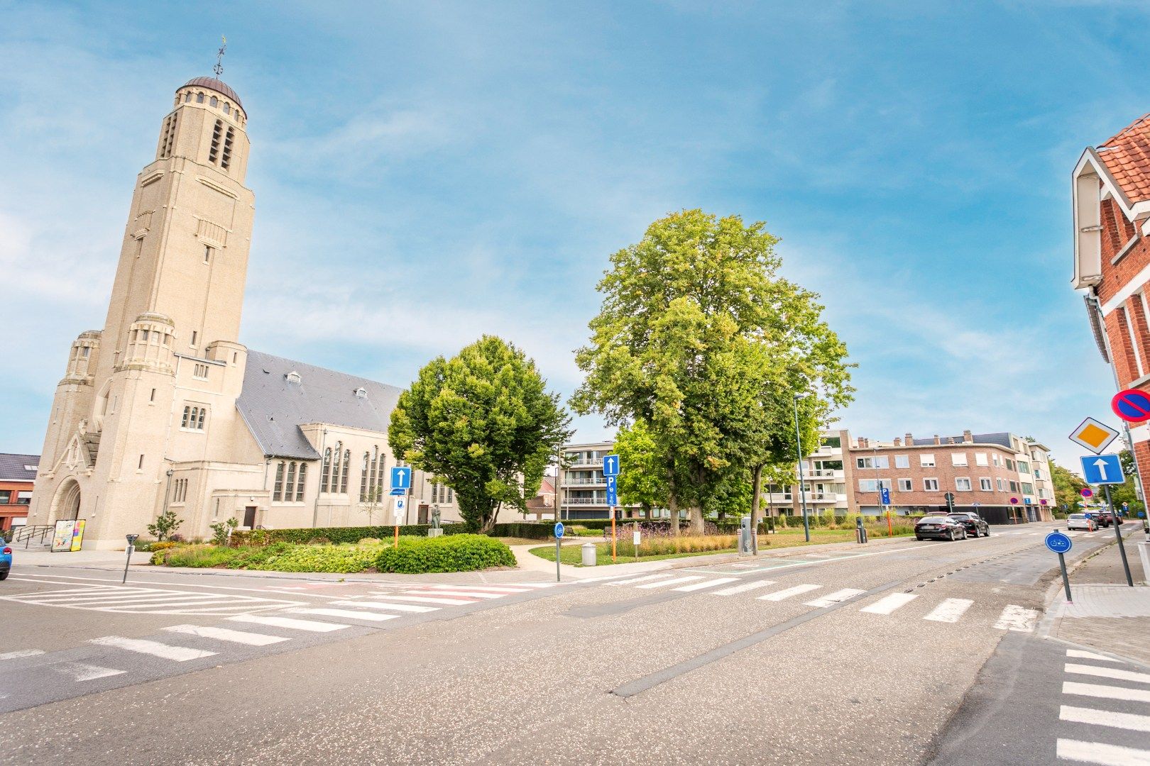 Instapklaar 2-kamerapp in centrum Halle, met balkon en garage foto 21
