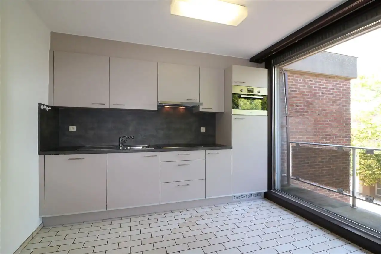 Zonnig appartement met 2 slaapkamers en garage op zeer goede, rustige locatie foto 6