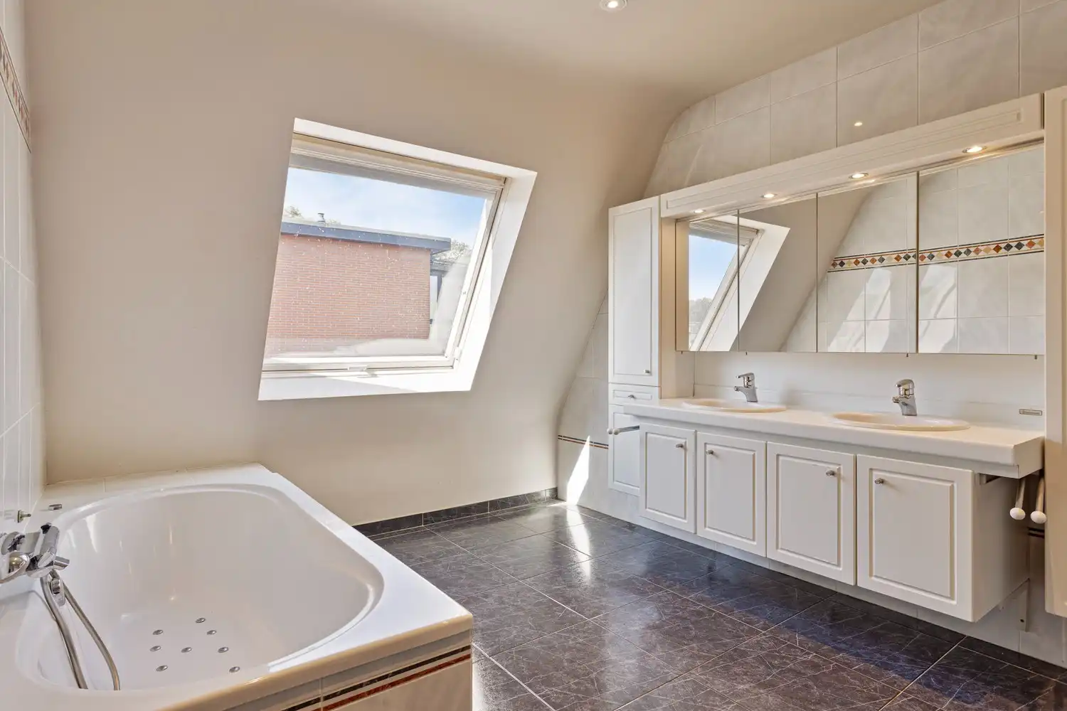 Ruime instapklare halfopen bebouwing op 433m² te Mortsel foto 23