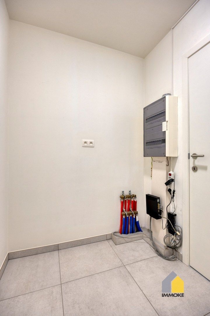 Ruim, energiezuinig appartement (151 m²) met 3 slpk, terras, tuin en dubbele parking. foto 22