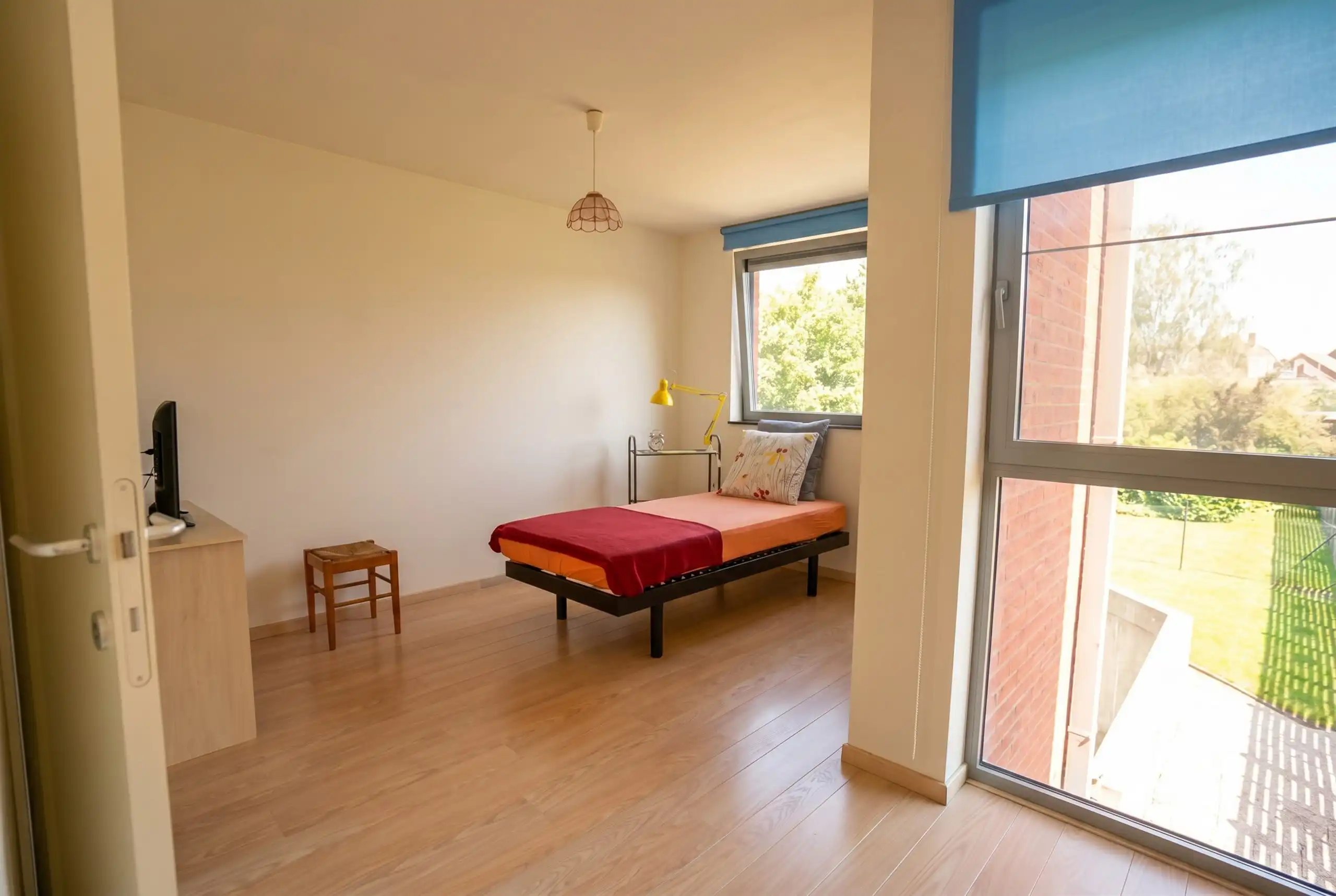 nstapklaar appartement met terras en staanplaats! foto 12