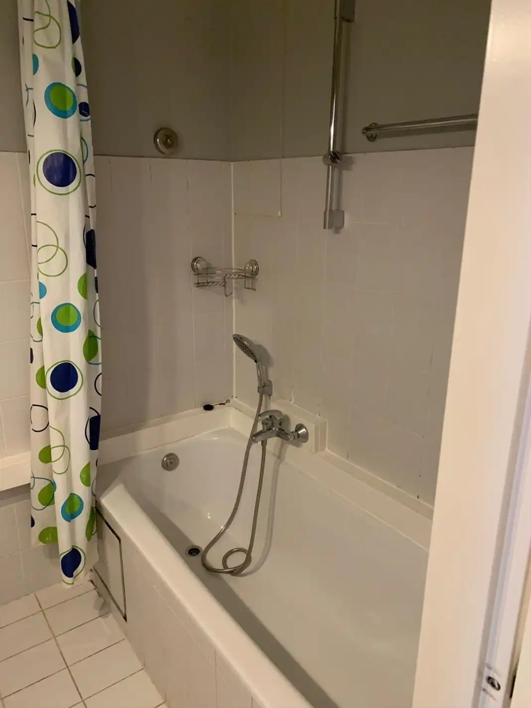 Ongemeubeld appartement met 1 slaapkamer, vlakbij strand foto 8