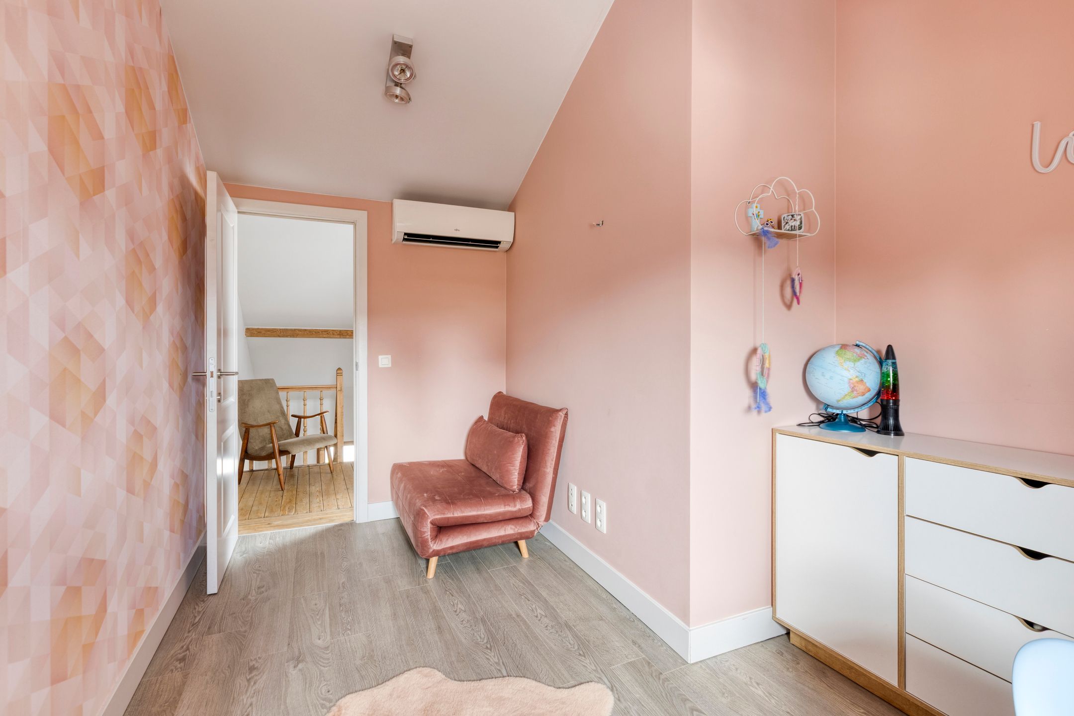 Gerenoveerde herenwoning met garage foto 21