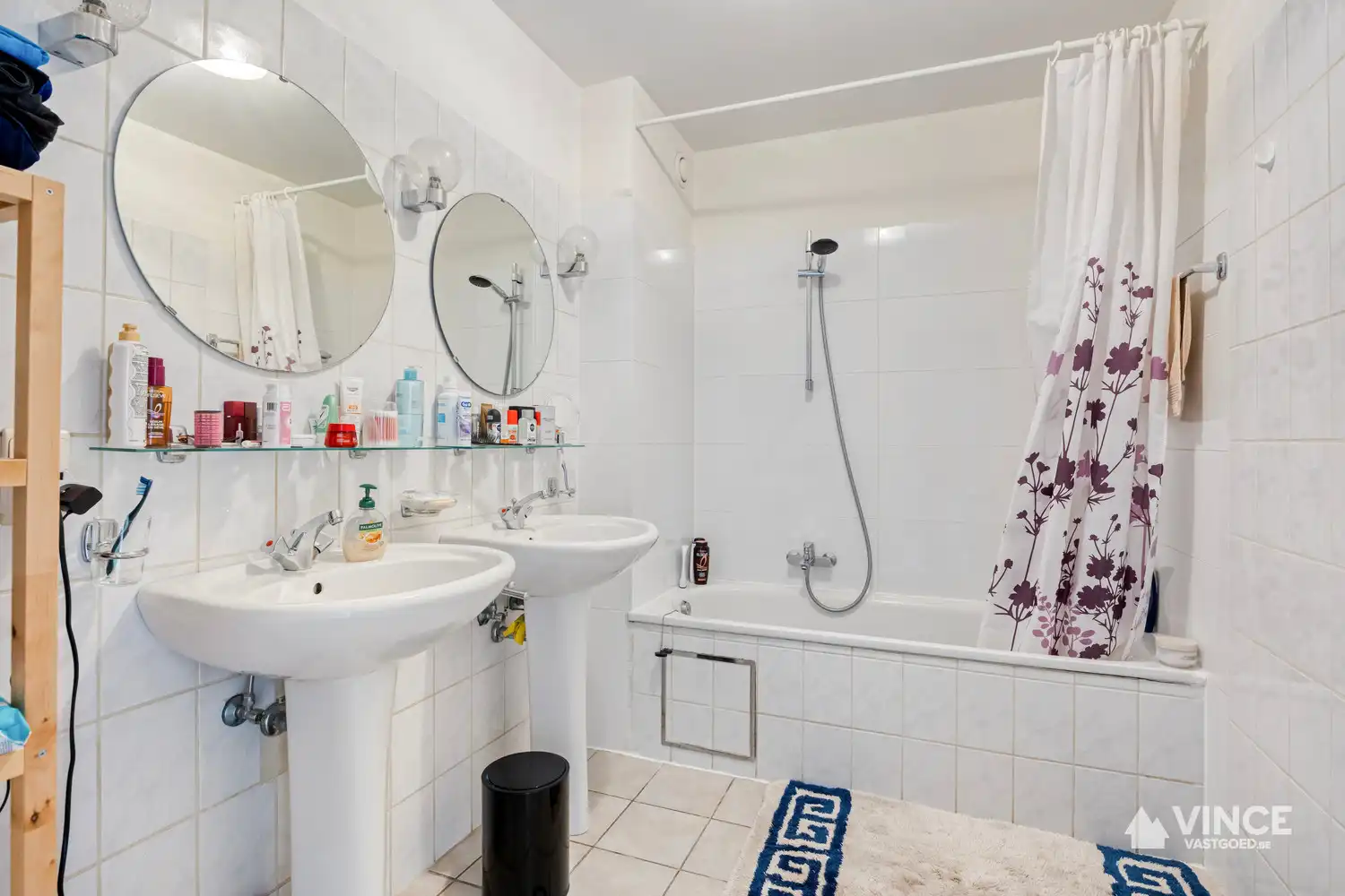 Instapklaar appartement met terras op toplocatie in Ekeren foto 11